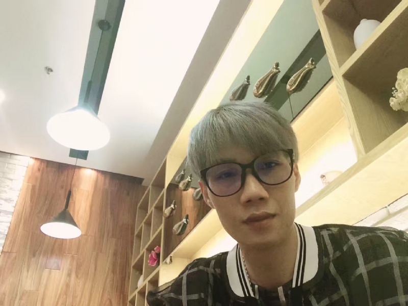 黄峰的第二张照片--连山交友中心